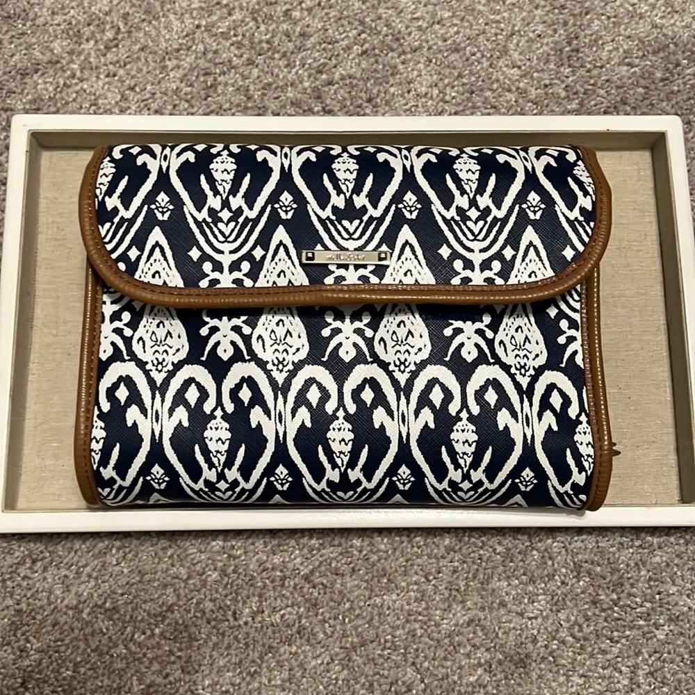 Stella & Dot Hanging Travel Case - navy ikat